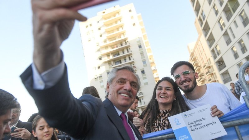 Alberto Fernández resaltó los logros de su gestión: "Los peronistas sabemos que mejor que decir es hacer, Macri"