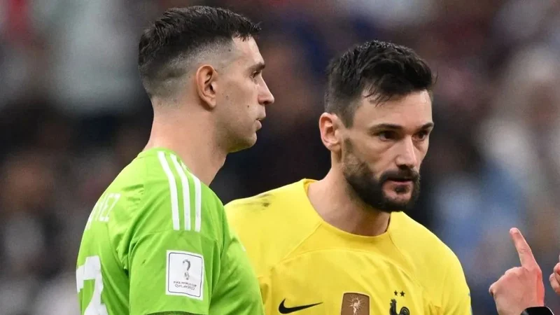 Hugo Lloris, Dibu Martínez, Tottenham, Arsenal, Selección Argentina, Premier League, fútbol, deportes