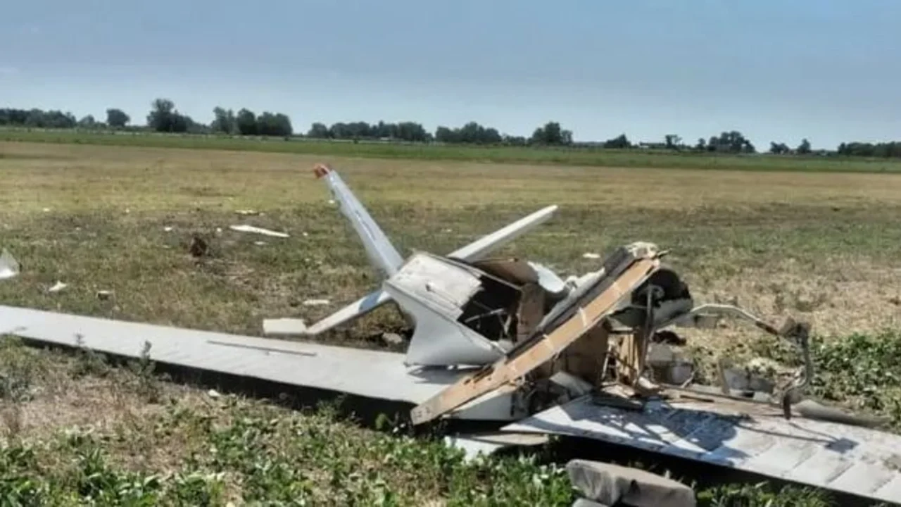 Tragedia aérea en Rauch: un hombre falleció tras estrellarse con la pista de aterrizaje