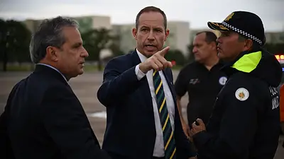 El interventor federal de la seguridad de Brasilia, Ricardo Cappelli, denunció que en el asalto de las hordas bolsonaristas contra los poderes del Estado en la capital del país del pasado 8 de enero la Policía Militar se enfrentó a atacantes "profesionales" y "entrenados" que se encontraban entre los manifestantes. El interventor federal de la seguridad de Brasilia, Ricardo Cappelli, denunció que en el asalto de las hordas bolsonaristas contra los poderes del Estado en la capital del país del pasado 8 de enero la Policía Militar se enfrentó a atacantes "profesionales" y "entrenados" que se encontraban entre los manifestantes.