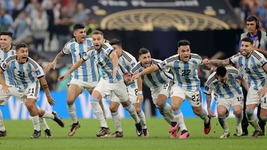 Un campeón del mundo se tatuó el himno con un insólito error ortográfico