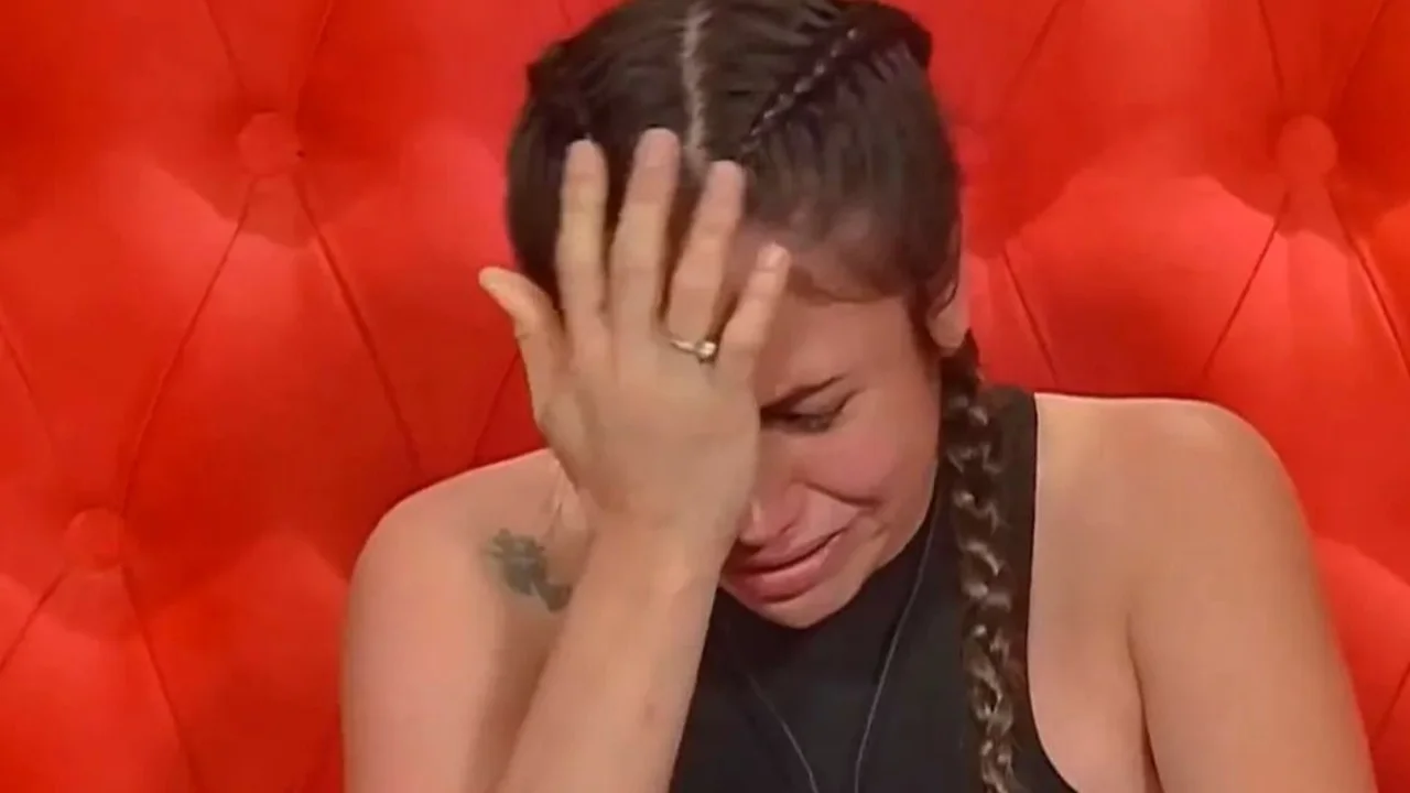 Romina quebró en llanto y habló de la "traición" de su sobrino.