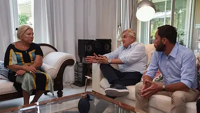 Morales y Carrió volvieron a reunirse para delinear un "plan económico" Morales y Carrió volvieron a reunirse para delinear un "plan económico"
