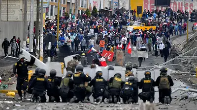 Nueva jornada de protestas en Perú y una nueva baja en el Gobierno Nueva jornada de protestas en Perú y una nueva baja en el Gobierno