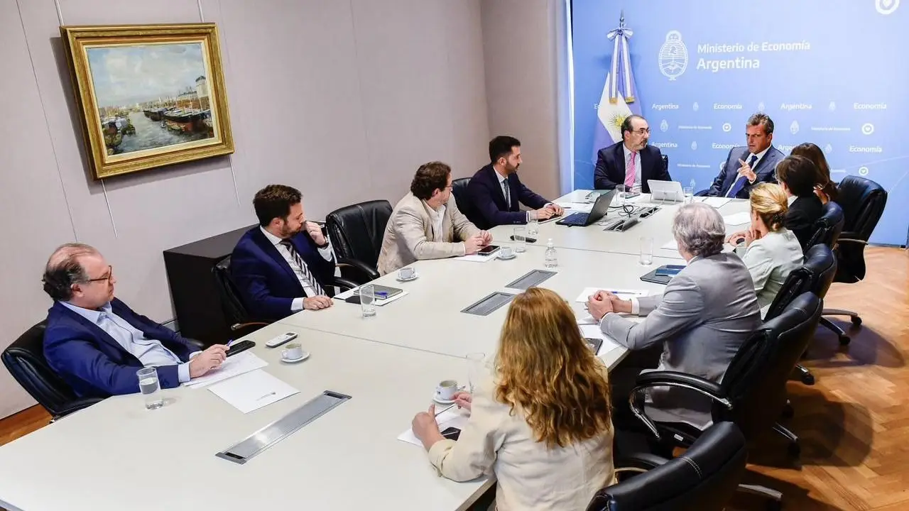 Massa acordó con la CAF un crédito por USD 540 millones para aumentar envíos de gas desde Vaca Muerta