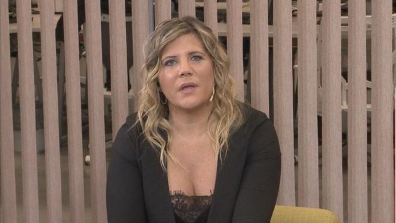 Dominique Metzger conductora de Telenoche por El Trece