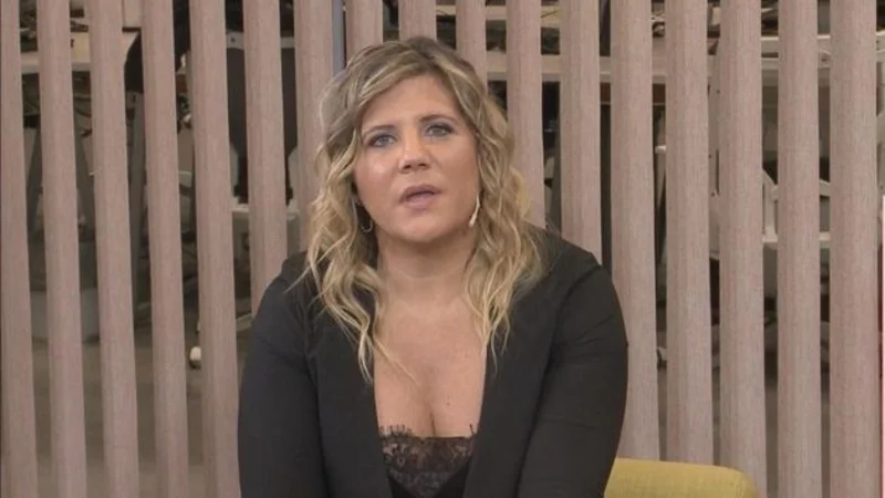 Dominique Metzger conductora de Telenoche por El Trece