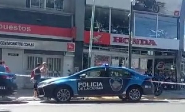 Intento De Femicidio Un Policía De La Federal Baleó A Su Expareja En Plena Calle El Destape 0539