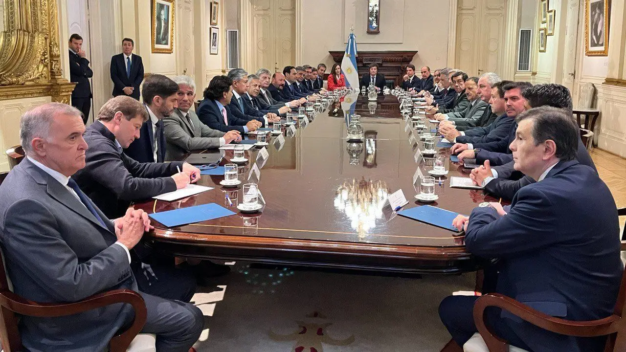 Los gobernadores se pintan la cara ante un gobierno que no dialoga y amenaza