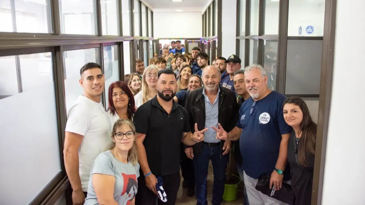 Salariazo en Ensenada: Secco dio un 55% de aumento y desafía el ajuste de Javier Milei