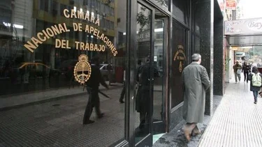 La Justicia laboral dictó una cautelar para frenar la reforma laboral del DNU