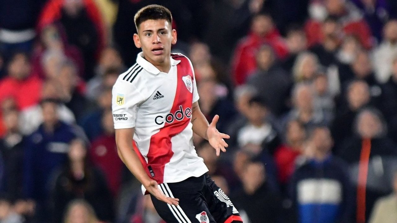 Claudio "Diablito" Echeverri River Plate City Group