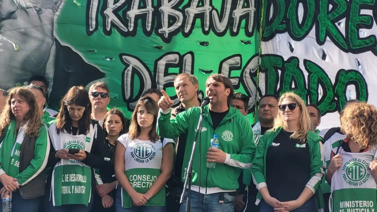 ATE denunció más de 250 despidos en la Ciudad de Buenos Aires y anunció medidas de fuerza