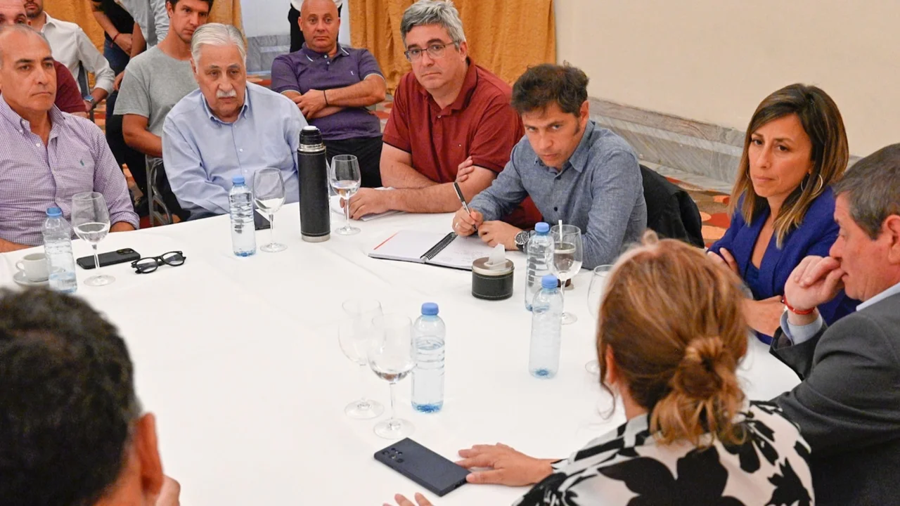 Kicillof se reunió con referentes del sector pesquero por la ley ómnibus: “Es el remate de los recursos nacionales”