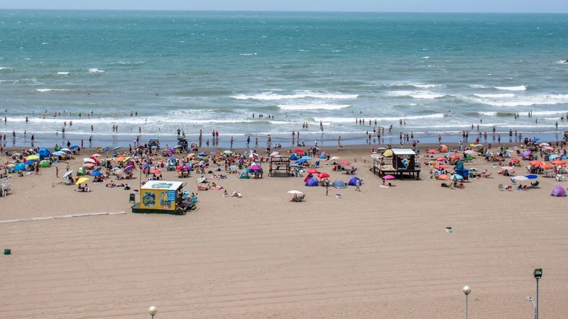 Las fotos de una temporada de la Costa a media máquina