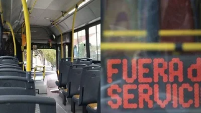 Un colectivo vacío y un colectivo fuera de servicio Un colectivo vacío y un colectivo fuera de servicio