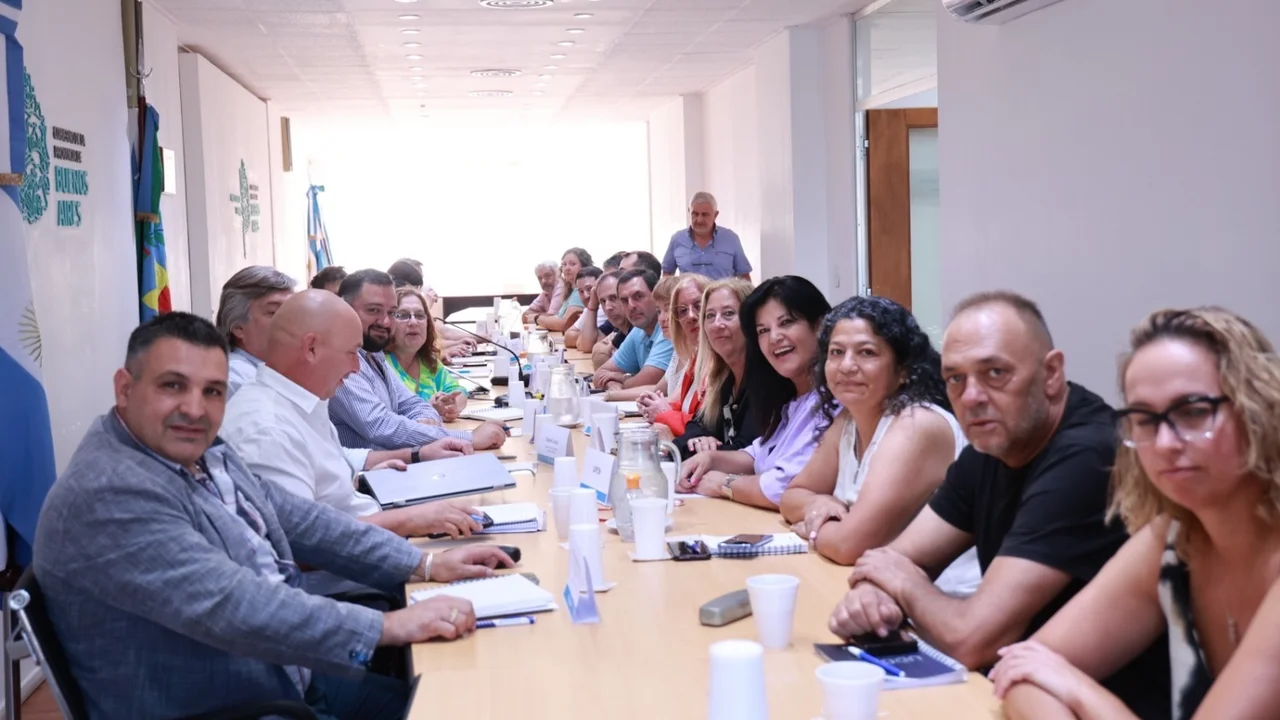 Gremios y Provincia esperan la inflación de diciembre para cerrar la paritaria 2023