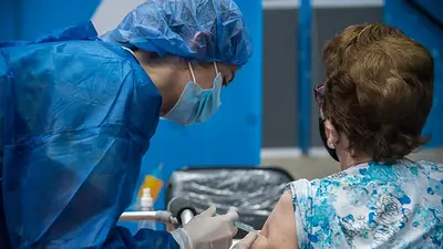 Aumentan los casos de dengue y se especula con la aplicación de una vacuna gratis: quiénes pueden acceder Aumentan los casos de dengue y se especula con la aplicación de una vacuna gratis: quiénes pueden acceder