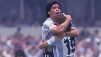 Un torneo de póker regala una camiseta del Napoli usada y firmada por Maradona Un torneo de póker regala una camiseta del Napoli usada y firmada por Maradona