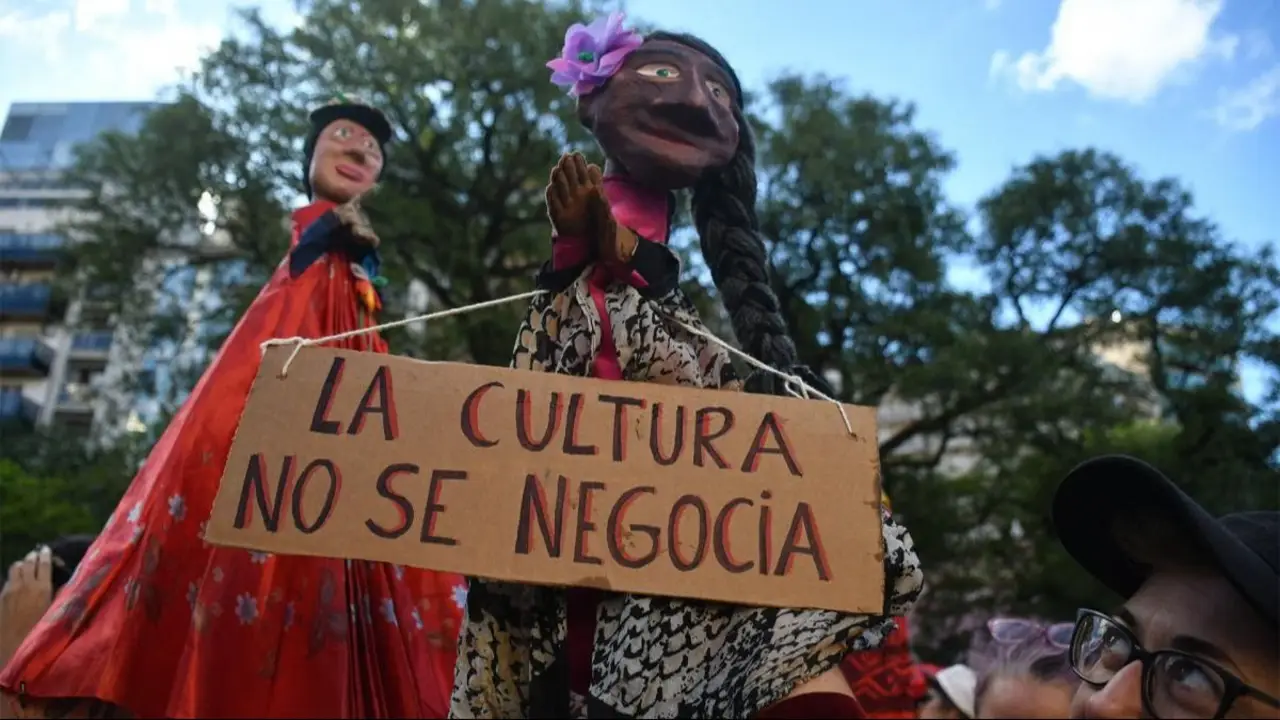 Cacerolazo cultural: los detalles del reclamo de los artistas contra las medidas de Javier Milei 