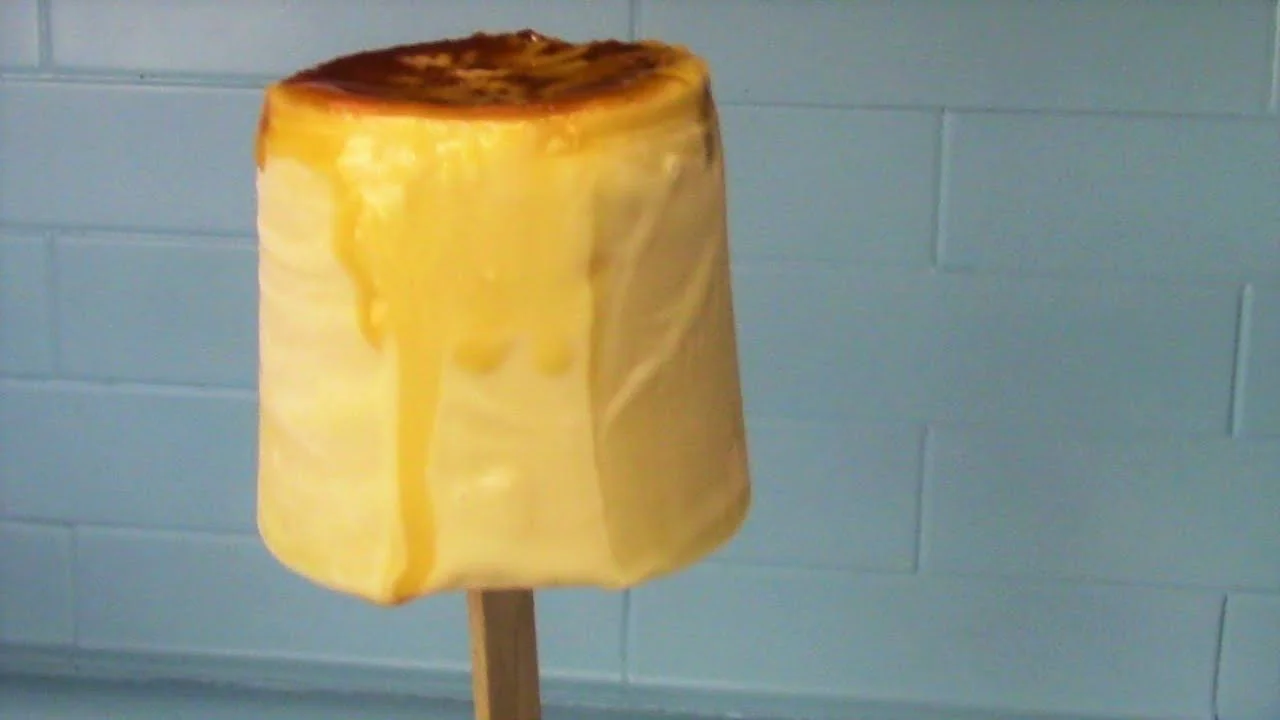 Helado de flan con dulce de leche