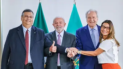 Lula recordó el día que le puso los puntos al FMI Lula recordó el día que le puso los puntos al FMI