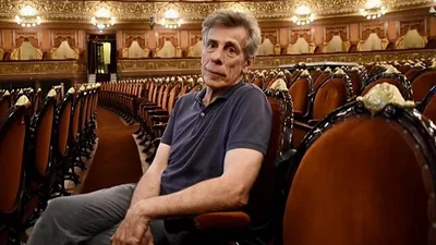 El británico Jan Latham-Koenig es un reconocido director musical. Estaba en el Colón desde enero de 2023. El británico Jan Latham-Koenig es un reconocido director musical. Estaba en el Colón desde enero de 2023.