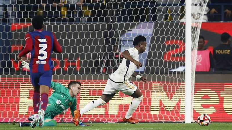 El Real Madrid golea 4-1 al Barcelona y gana la Supercopa de España