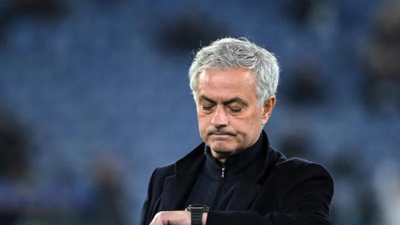 La Roma despide a su entrenador José Mourinho tras mala racha