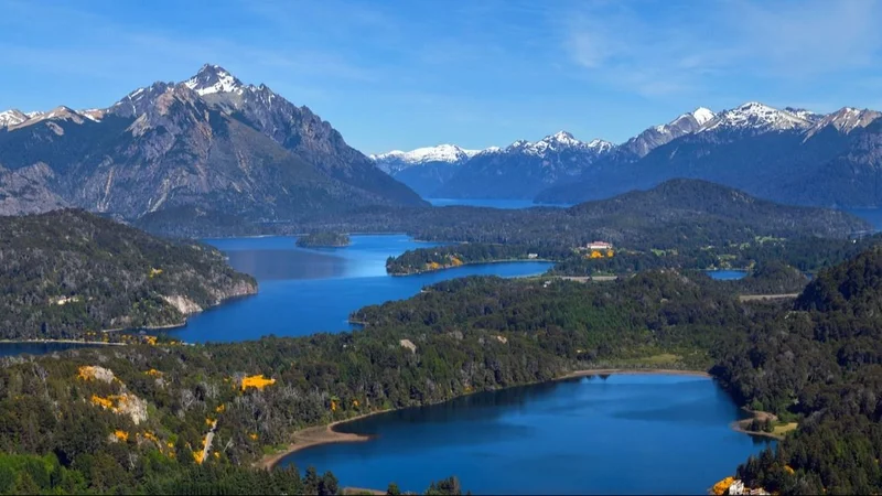 Fotografía aérea de los lagos de Bariloche 