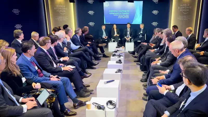 A contramano de Milei, empresarios multimillonarios del mundo piden pagar más impuestos: "Orgullo fiscal o vergüenza económica"