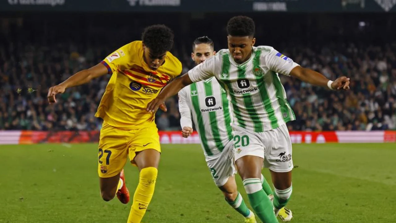 Un triplete de Torres ayuda al Barca a vencer al Betis 4-2