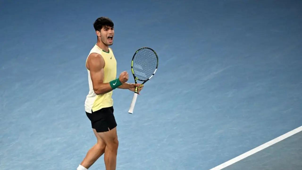 Alcaraz arrolla a Kecmanovic y alcanza los cuartos de final del Abierto de Australia
