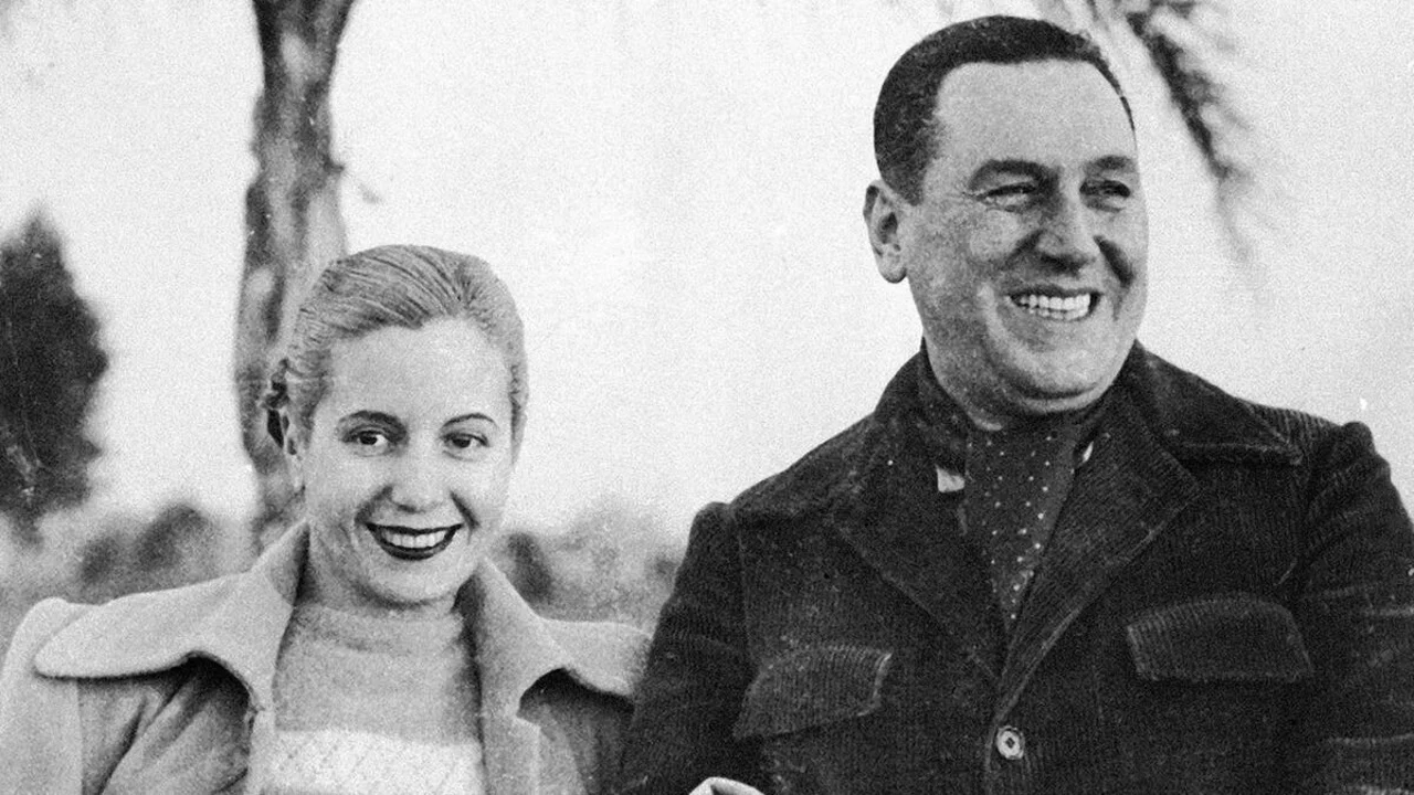 Fotografía de Juan Domingo Perón junto a su pareja Eva Duarte  