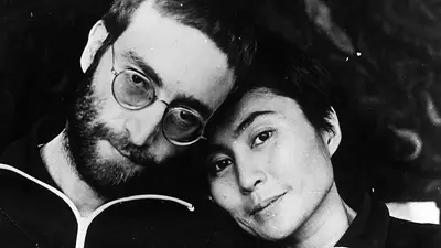 Fotografía de John Lennon y Yoko Ono Fotografía de John Lennon y Yoko Ono