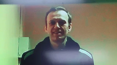 Ruso Navalny dice que todas las mañanas lo obligan a escuchar a un cantante pop pro-Putin en prisión Ruso Navalny dice que todas las mañanas lo obligan a escuchar a un cantante pop pro-Putin en prisión