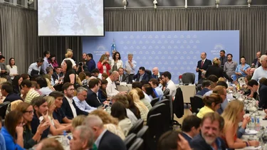 Tras más de dos horas de debate, el oficialismo se apresta a dictaminar