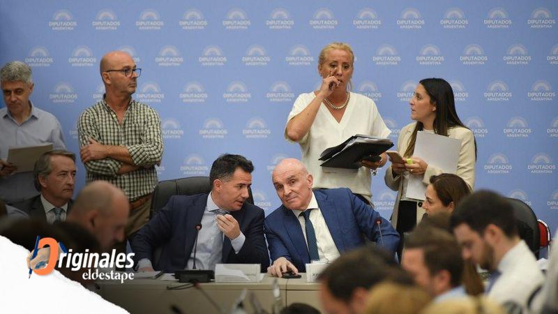 Con suspenso y aliados inesperados, LLA consiguió las firmas para la Ley Ómnibus