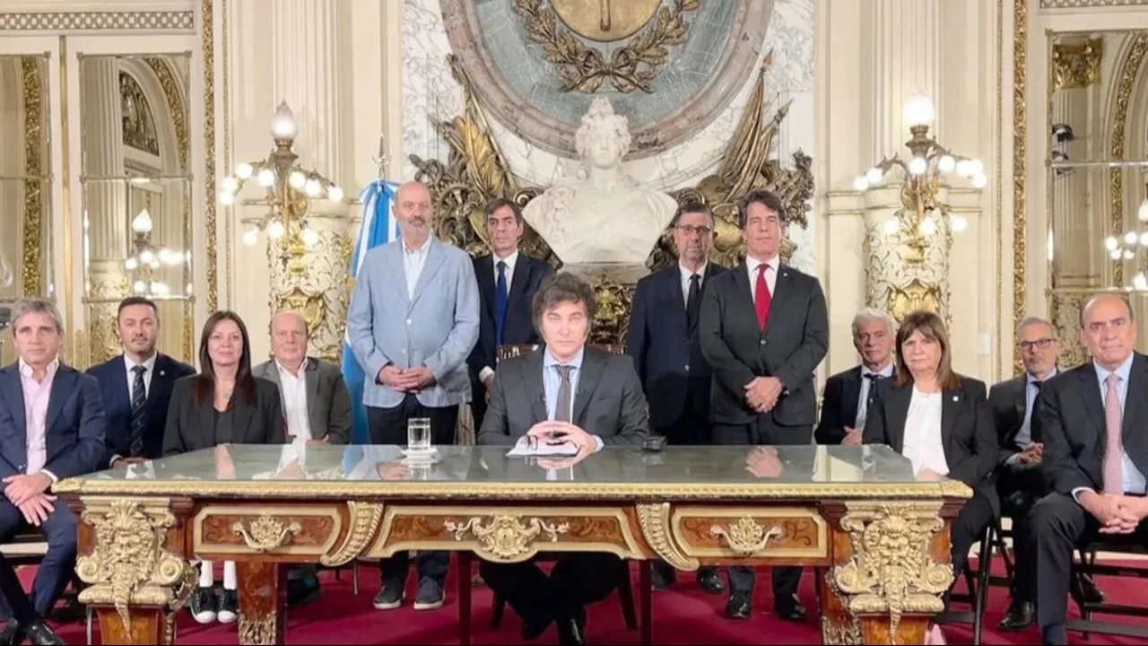Un juez rechazó que el mega DNU tenga "inmediato" tratamiento legislativo