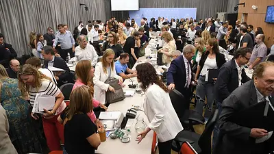 Diputado denuncia que LLA firmó un dictamen en blanco: "Se siguió escribiendo después" Diputado denuncia que LLA firmó un dictamen en blanco: "Se siguió escribiendo después"