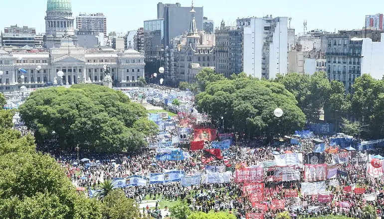 Paro del 24 de enero, en vivo: el minuto a minuto de la movilización contra Javier Milei