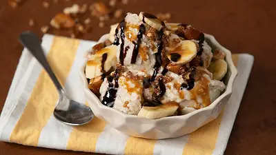 Helado de banana split Helado de banana split