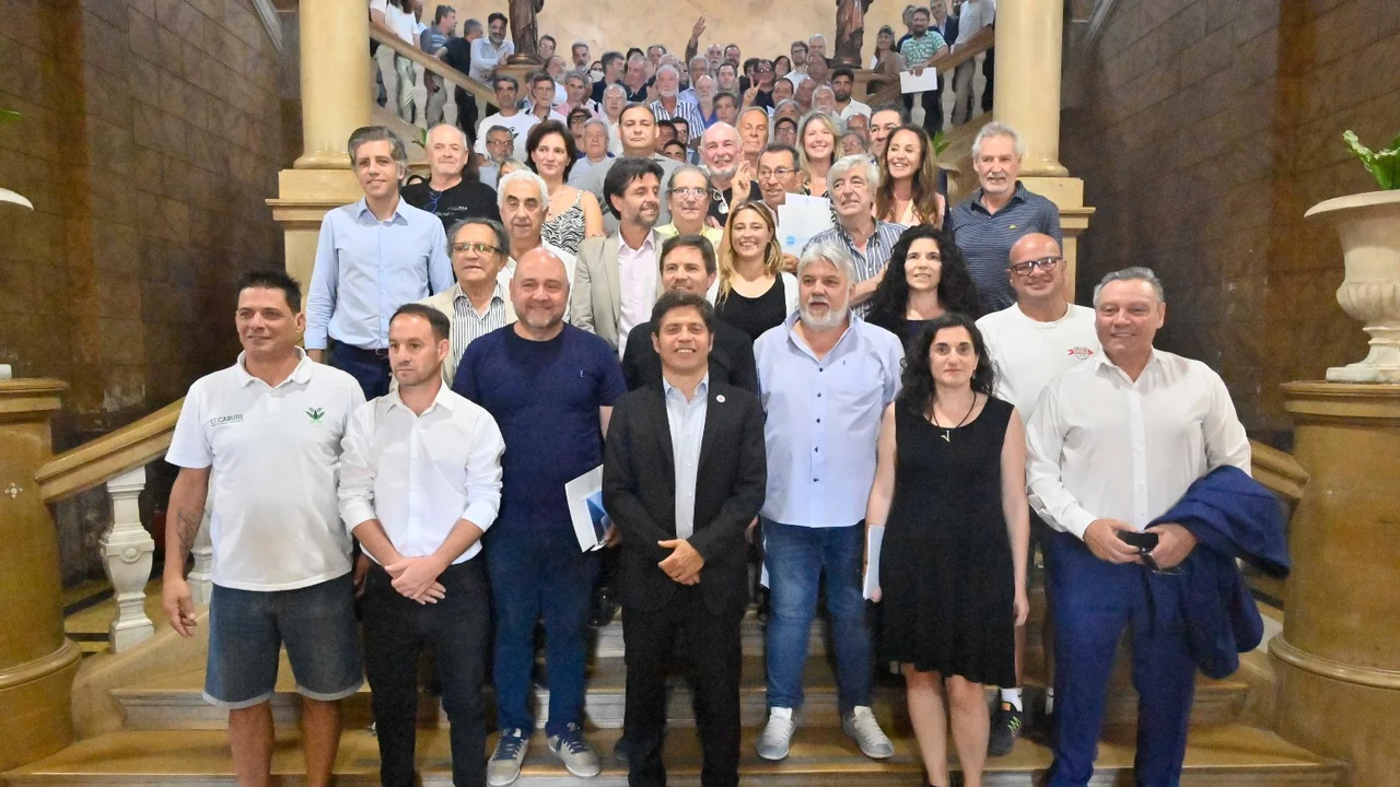 Axel Kicillof se mostró con dirigentes pyme y disparó contra el modelo de ajuste de Milei
