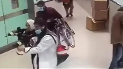 Ataque en un hospital: tropas israelíes se disfrazaron de palestinos y médicos para matar un líder de Hamas Ataque en un hospital: tropas israelíes se disfrazaron de palestinos y médicos para matar un líder de Hamas