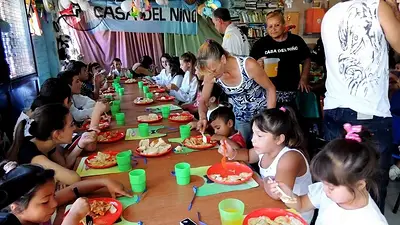 Más ajuste a los más vulnerables: el Gobierno recortó fondos a comedores escolares Más ajuste a los más vulnerables: el Gobierno recortó fondos a comedores escolares