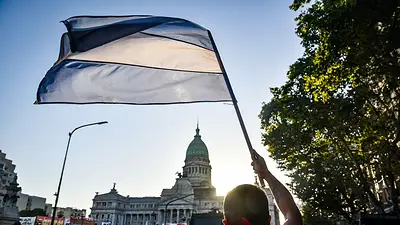 Se recalienta el Congreso por el DNU: nuevo pedido de UP y contraataque de Menem Se recalienta el Congreso por el DNU: nuevo pedido de UP y contraataque de Menem