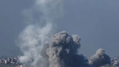 Israel ataca suburbio de Gaza, según médicos palestinos Israel ataca suburbio de Gaza, según médicos palestinos