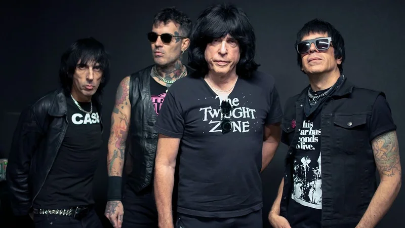 Marky Ramone y su banda.