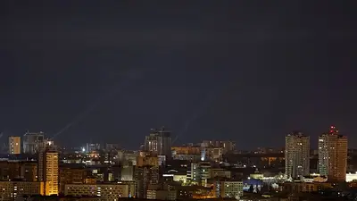 Rusia lanza un nuevo bombardeo de drones contra Ucrania y mata a una persona, según Kiev Rusia lanza un nuevo bombardeo de drones contra Ucrania y mata a una persona, según Kiev