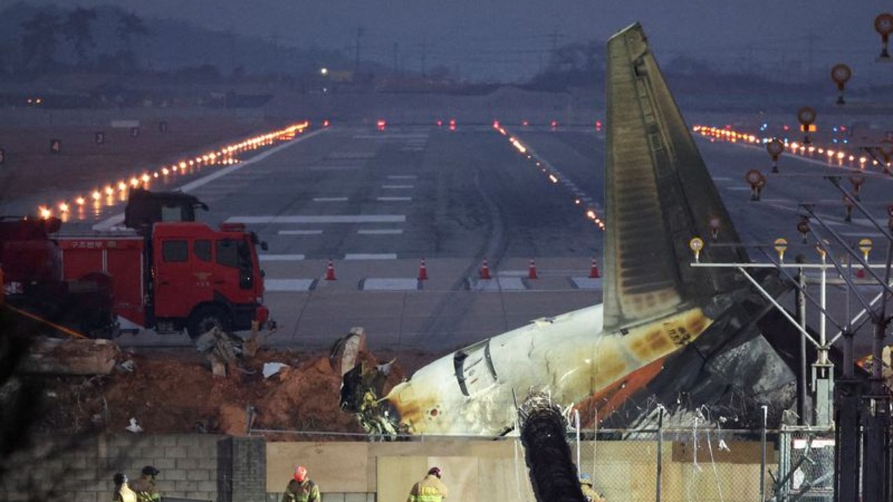 Corea del Sur amplía las inspecciones del Boeing 737-800 tras el accidente aéreo mortal